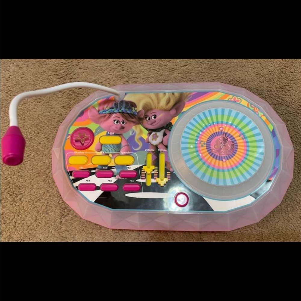 Trolls DJ toy table